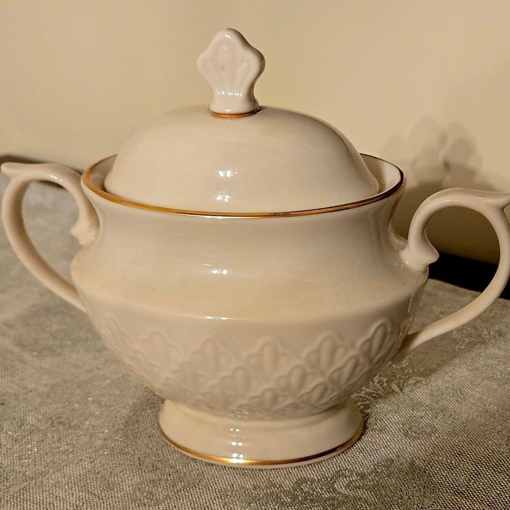 Lenox Jacquard Gold Cream Sugar Bowl - Picture 2 of 7